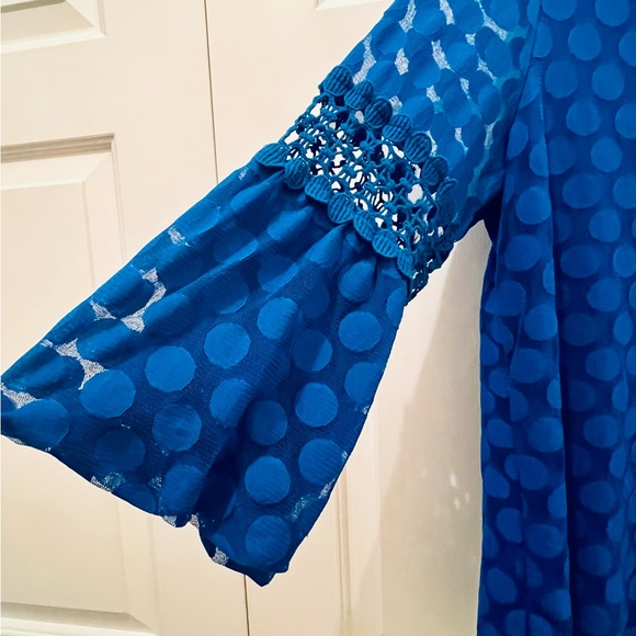 Alfani Bright Blue Top w/ Bell Sleeves Sleeves size 1X - Picture 2 of 4